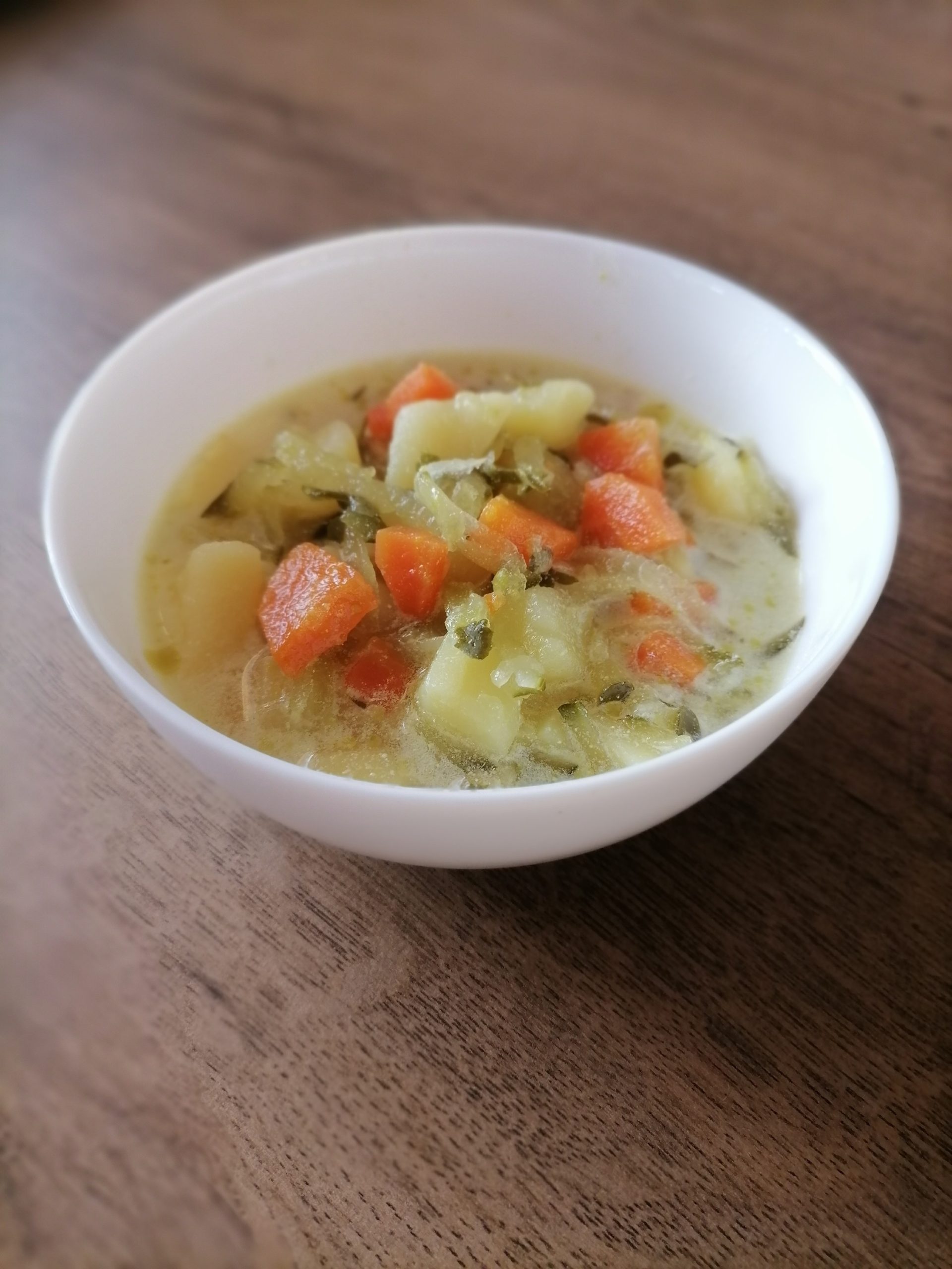 zupa ogórkowa z ziemniakami